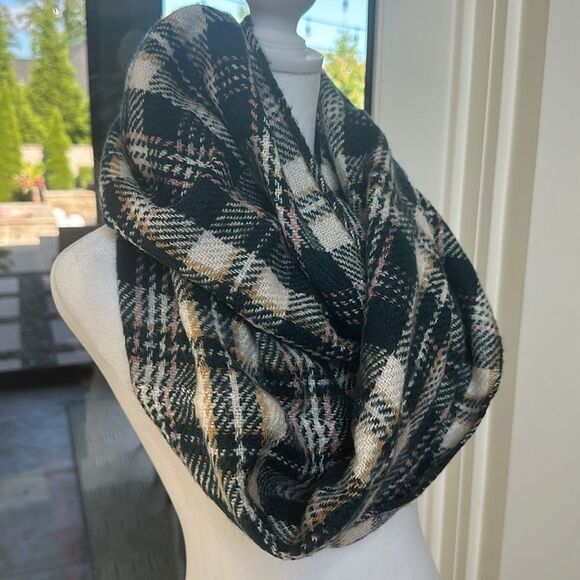 New w/tags Loft plaid acrylic, infinity, scarf, cream, pink tan plaid - Picture 2 of 5